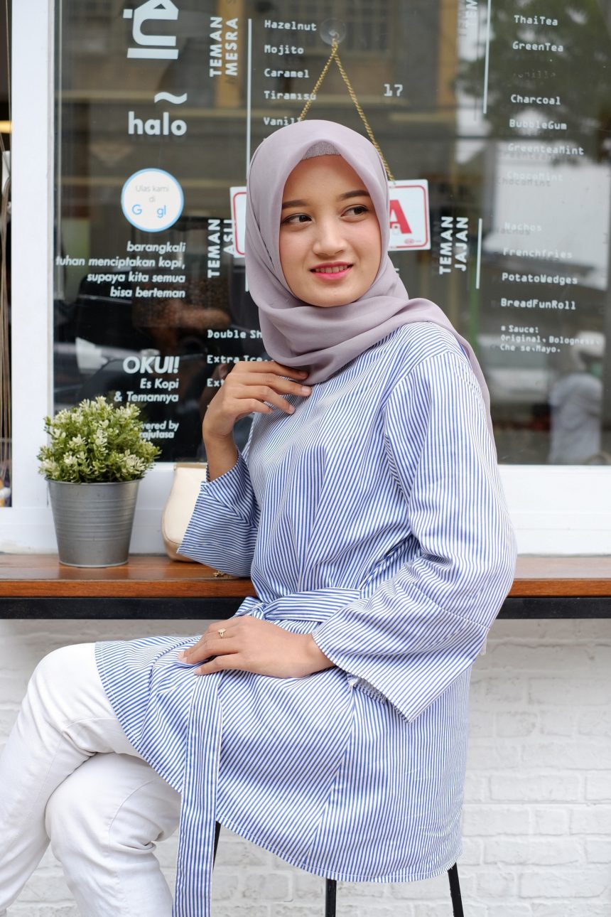 Tips Hijab Untuk Anda dengan Pipi Chubby Agar Terlihat Tirus